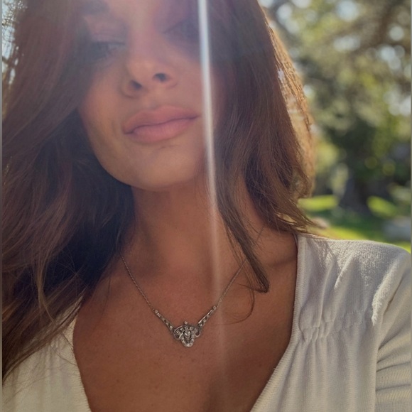 Fine jewels & objects of art, by Jennifer Di Folco. - Picture 1 of 2